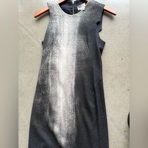 Beautiful dress from Helmut Lang. Size 4 Ombré pattern, fitted fit.